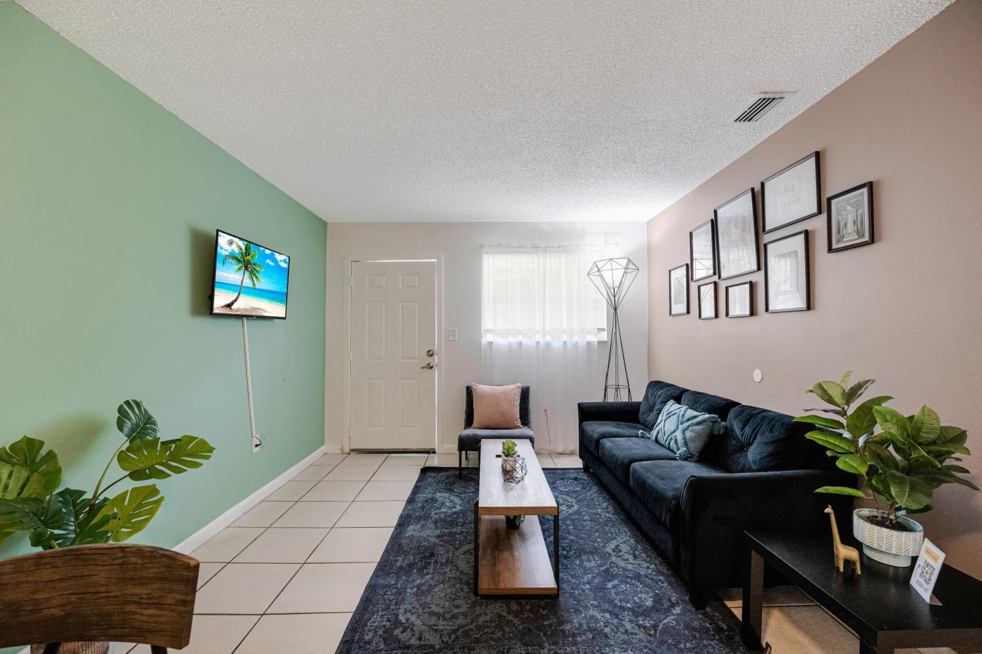Stylish 2br Escape In Close To Downtow Apartment *